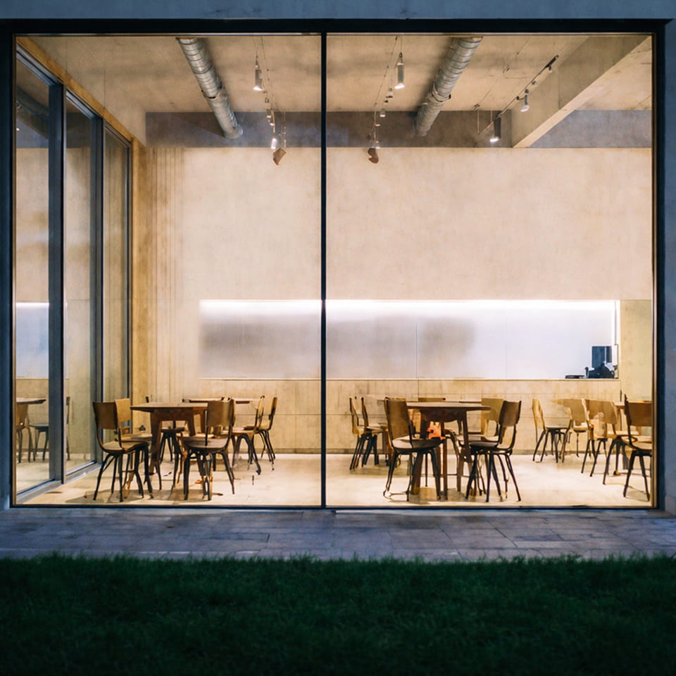 Modern, minimalist frame design